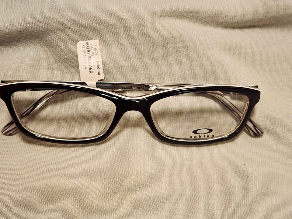 Brand new tag still on Oakley prescription glasses frame