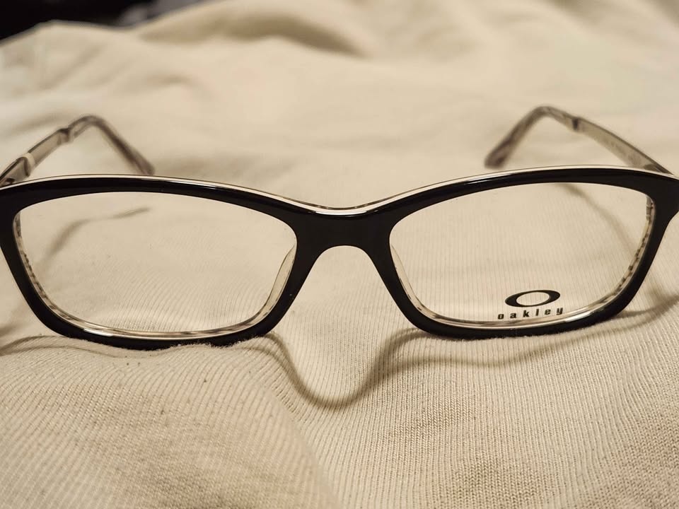 Brand new tag still on Oakley prescription glasses frame - photo 3