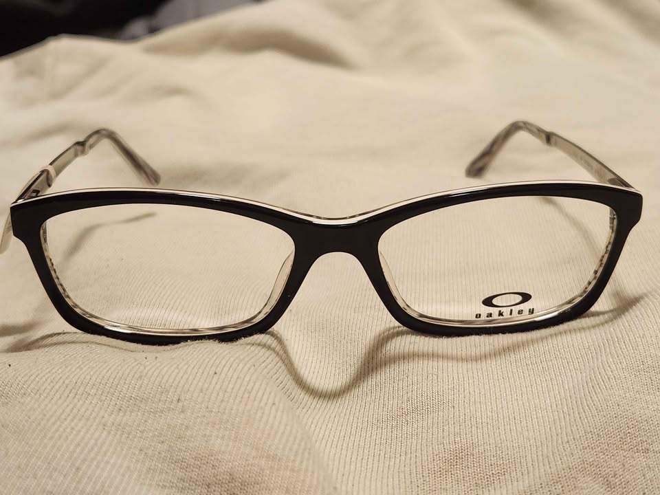 Brand new tag still on Oakley prescription glasses frame - photo 4