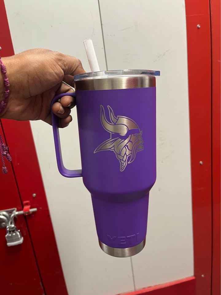Yeti Official NFL Rambler 42 oz Straw Mug - photo 5
