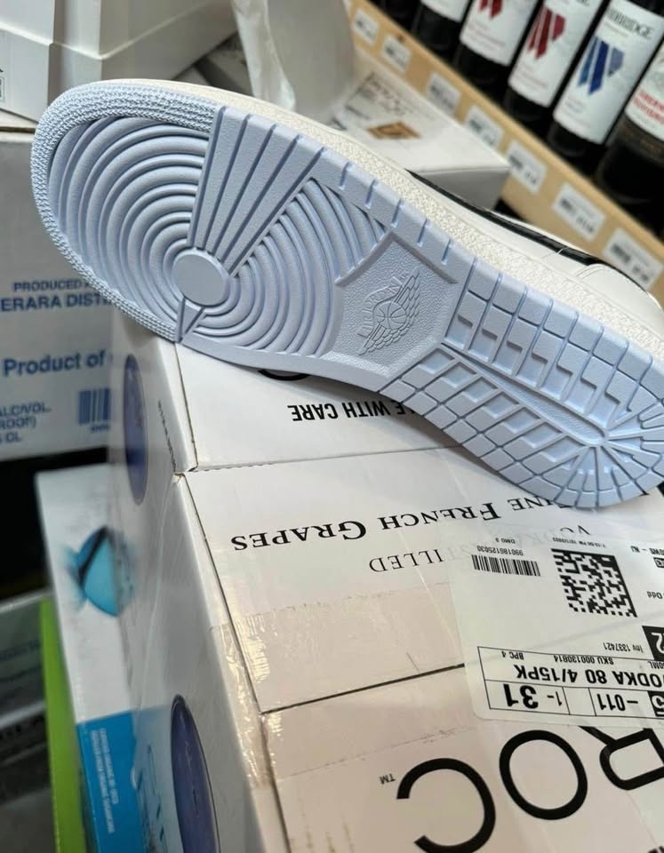 Air Jordan 1 Low '85 Wings - photo 2