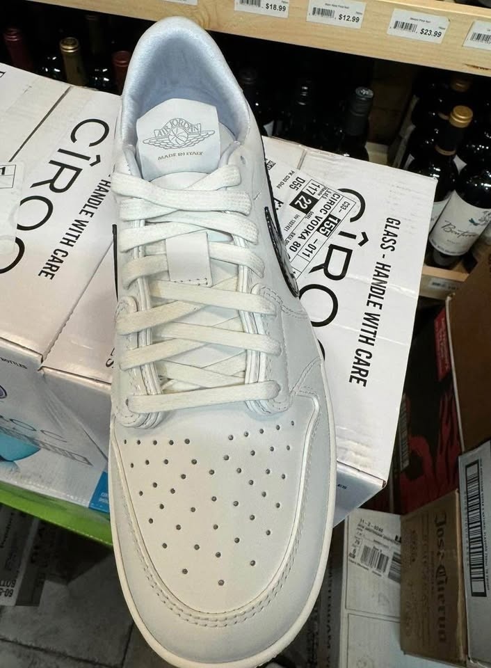 Air Jordan 1 Low '85 Wings - photo 3