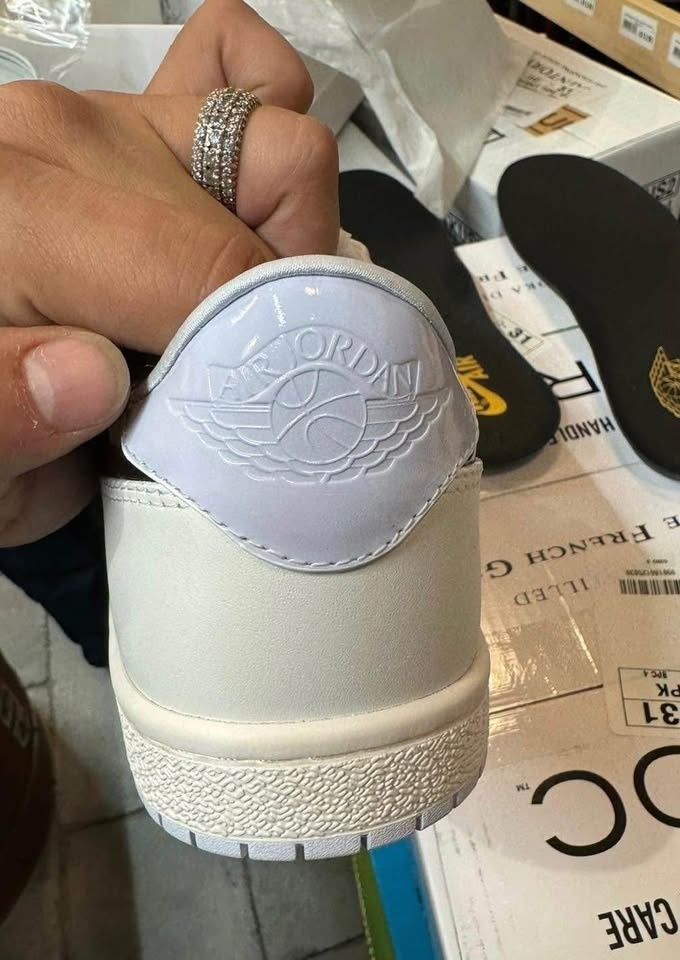 Air Jordan 1 Low '85 Wings - photo 4