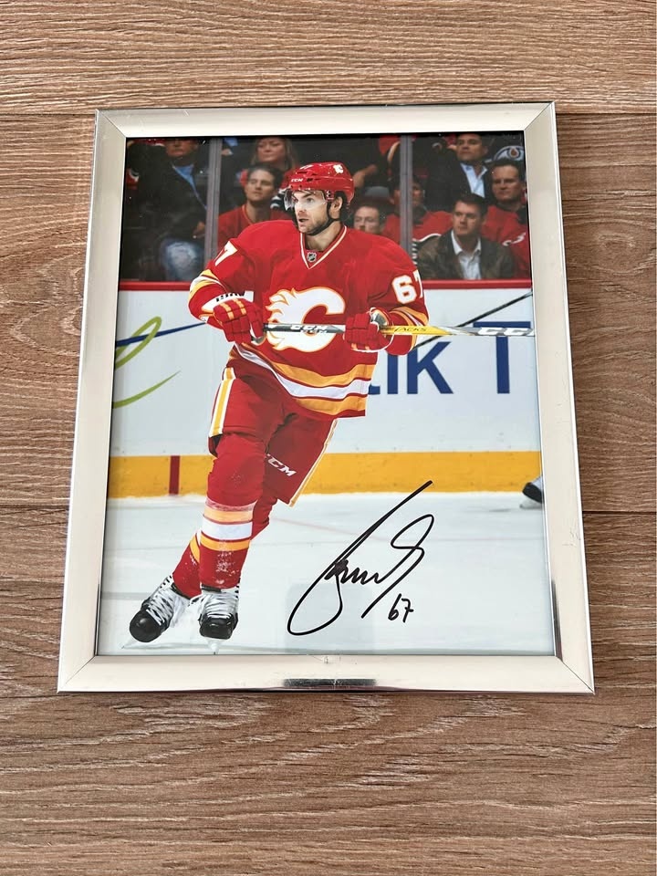 Michael Frolík Signed Calgary Flames Photo