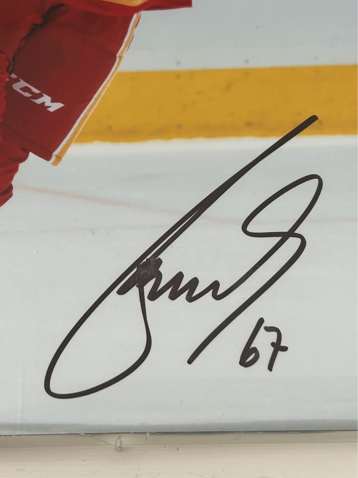 Michael Frolík Signed Calgary Flames Photo - photo 2