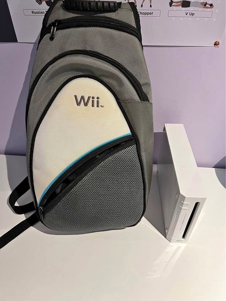Nintendo Wii (Modded) + Wii Bag