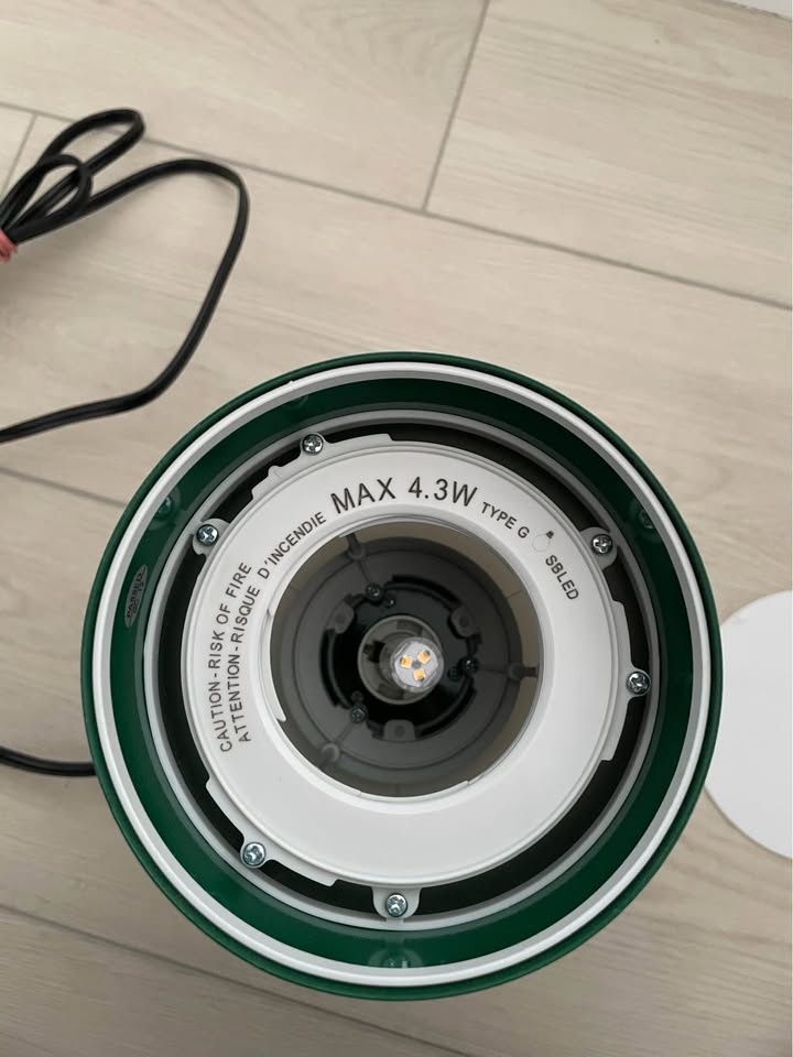 IKEA dimmable table lamp + 2 light bulbs - photo 3