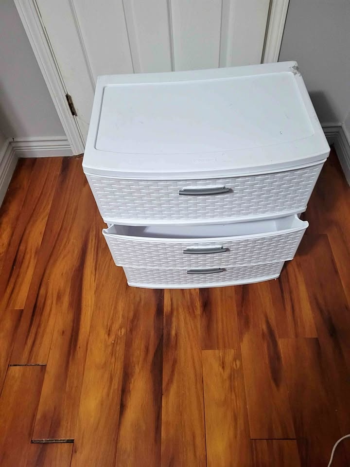 Small storage dresser