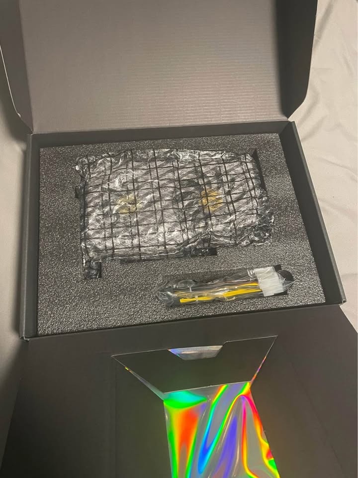 Zotac 3060ti AMP White Edition - photo 2