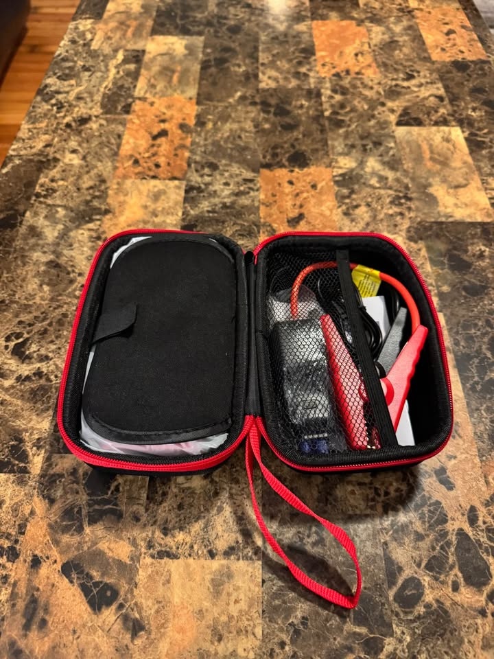 Car Jump Starter - photo 2