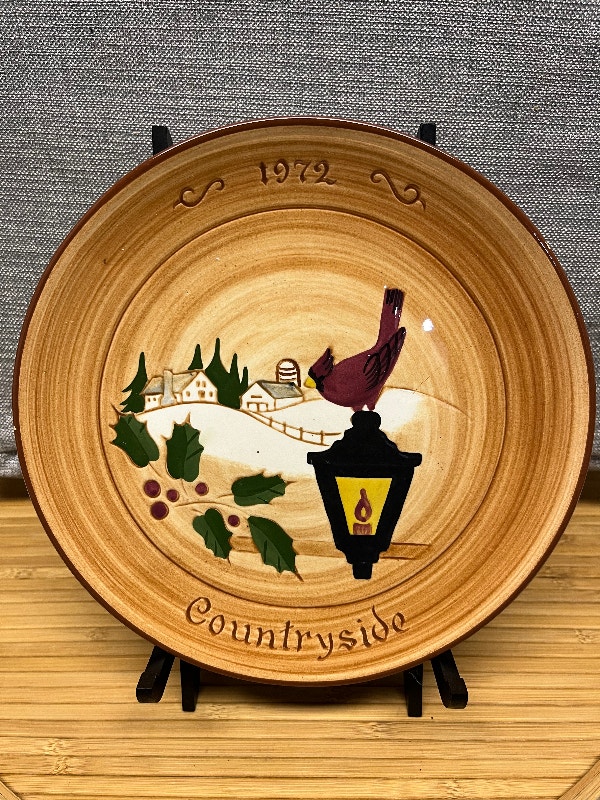 Vintage 1971 Handcrafted Plates - photo 3