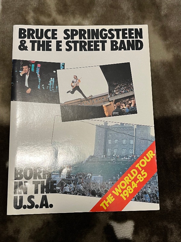 Bruce Springsteen Lot 2 Albums + Concert Program and 8 x 10 Pic - photo 4