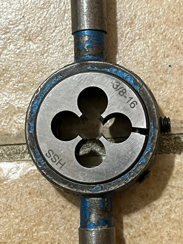 Thread Die Lot of 4 Plus Handle - photo 2