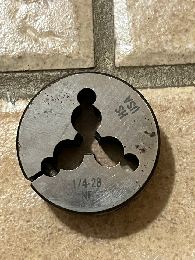 Thread Die Lot of 4 Plus Handle - photo 3