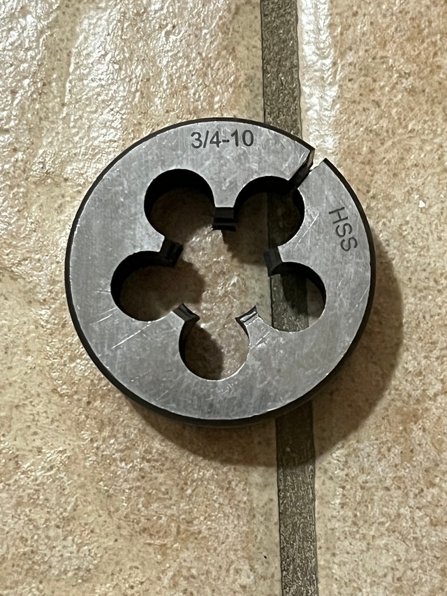 Thread Die Lot of 4 Plus Handle - photo 5