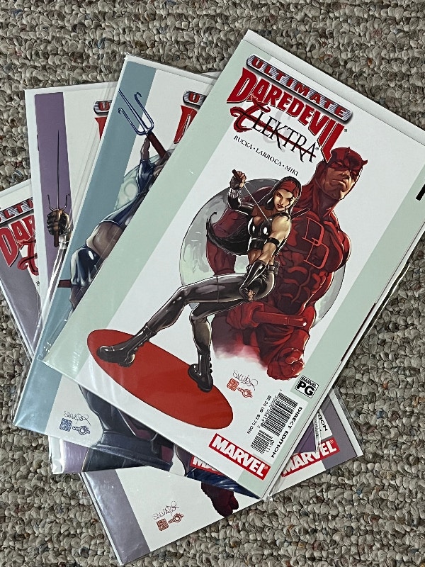Ultimate Daredevil and Elektra Comic Book Set