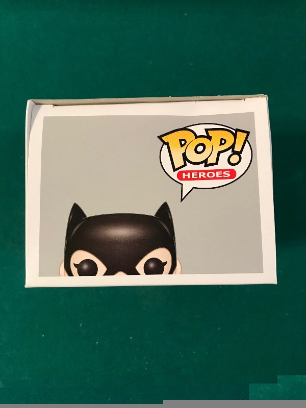 Funko Pop Batgirl #136 DC Comics - photo 5