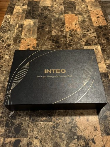 INTEO Red Light Therapy w/ Goggles NIB