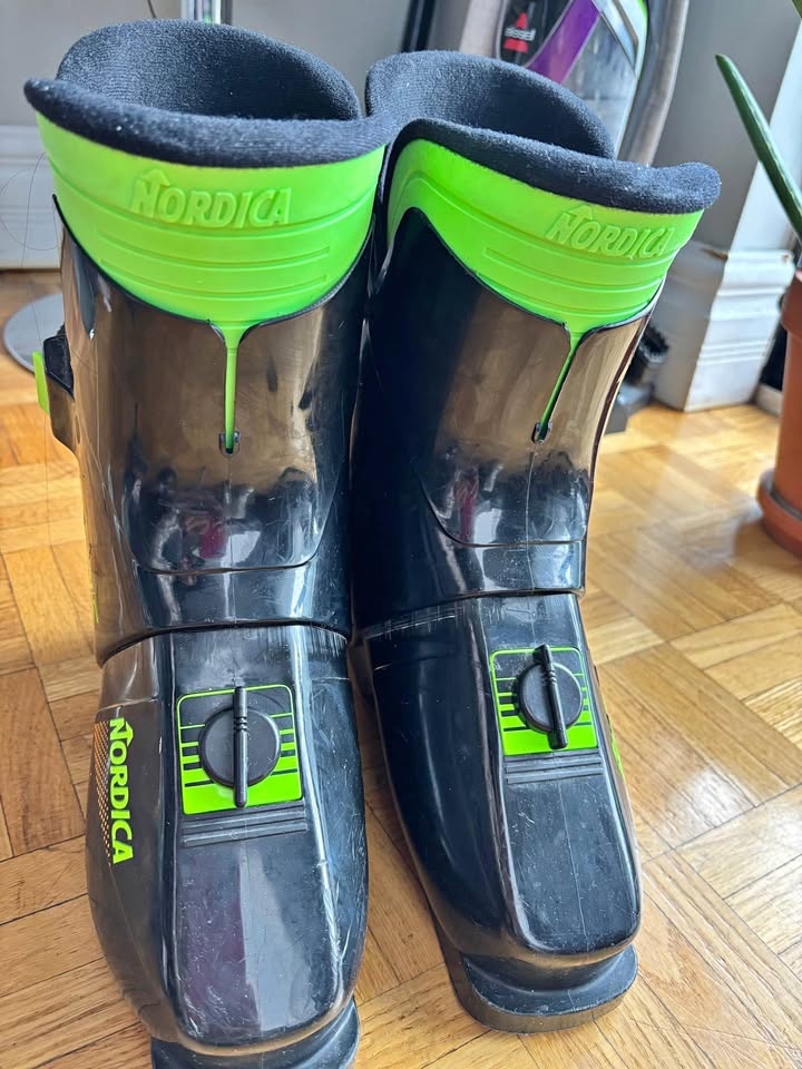 Nordica ski boots size 25 cm 🥕