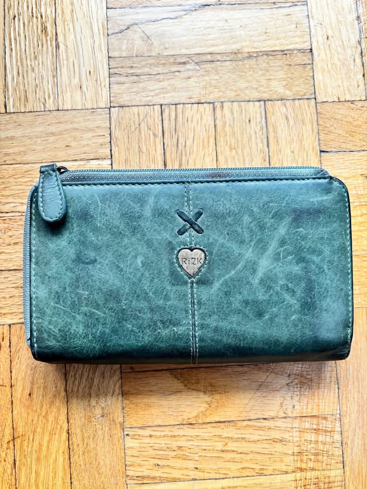Jade green women’s Wallet 🥕