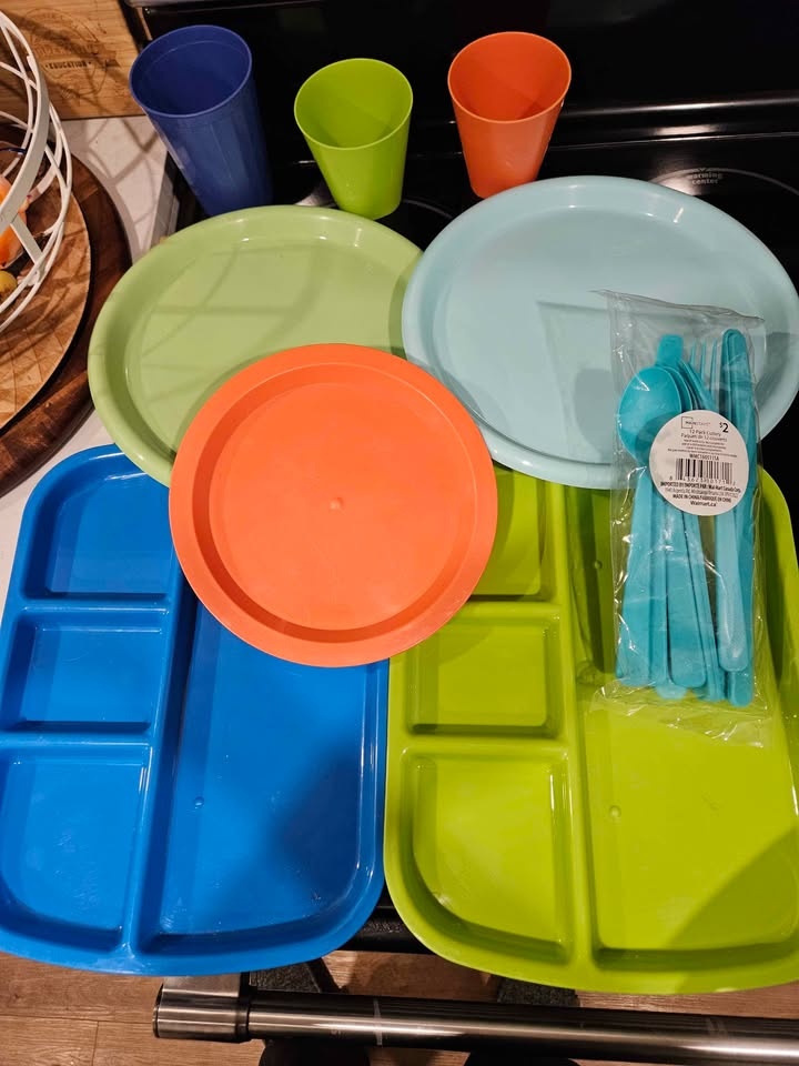 Kids Plastic Dishware Bundle – Plates, Sectioned Trays, Cups & C