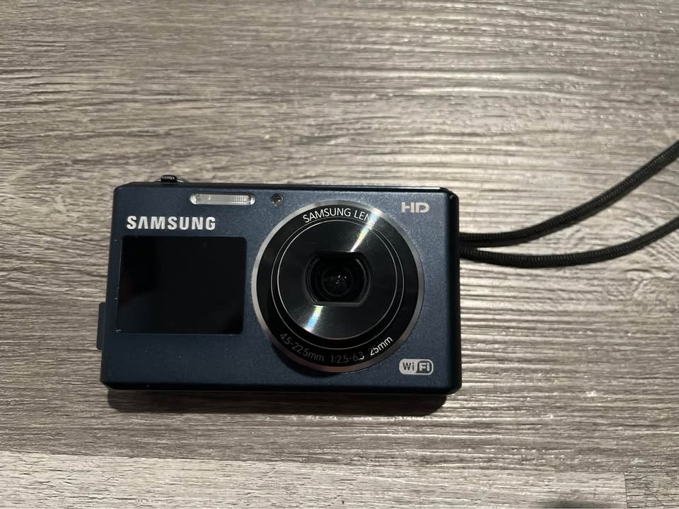 Samsung DV150F digital camera!