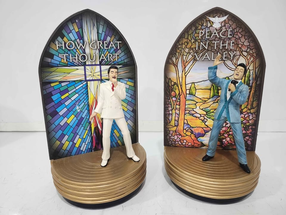 Elvis The Gospel Truth & Peace in the Valley $20 each 🥕 - photo 2