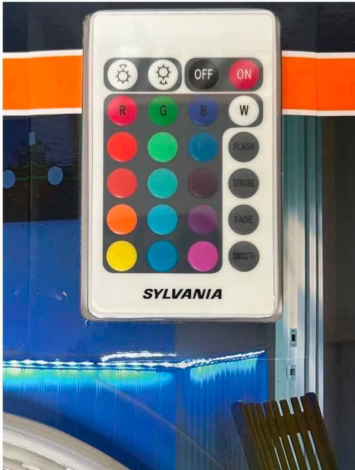 NEW Sylvania 12 ft. LED Flexible Multi Color Light Kit Wireless - photo 3