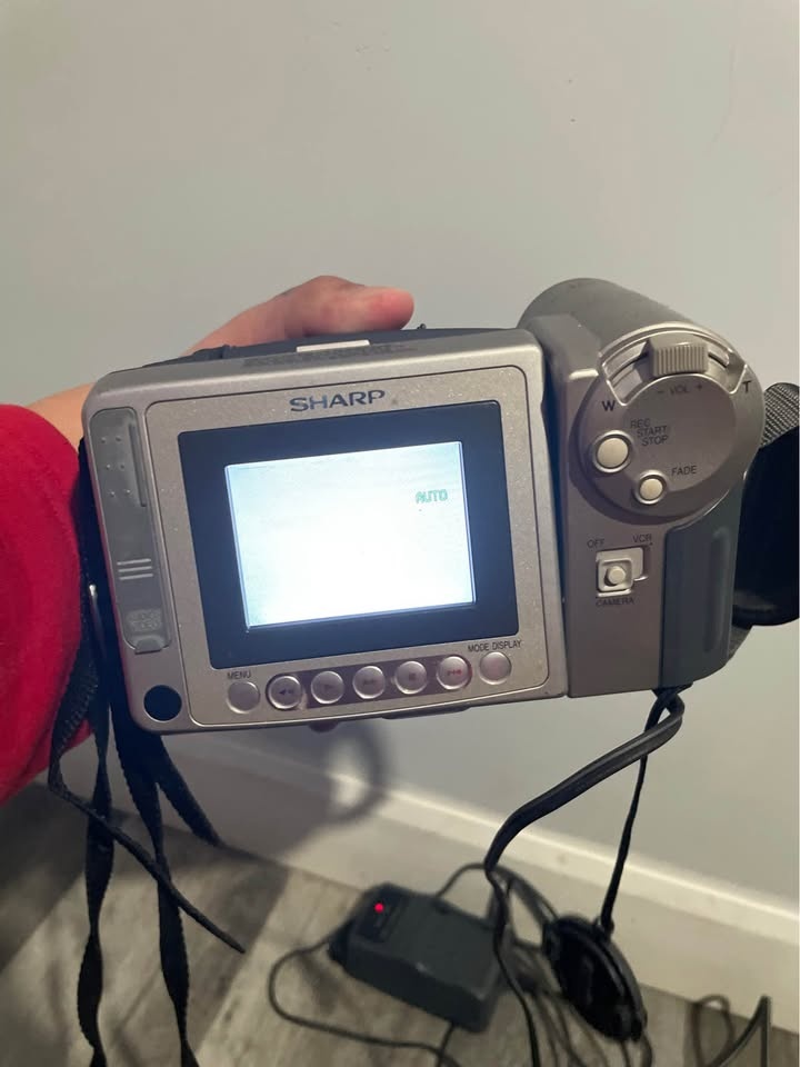 Sharp camcorder! - photo 2