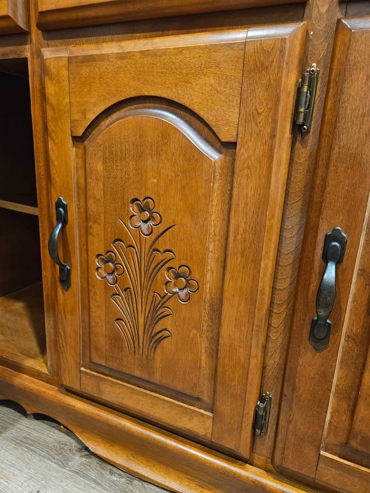 Solid Wood China Cabinet / Hutch – Vintage Traditional Style - photo 4