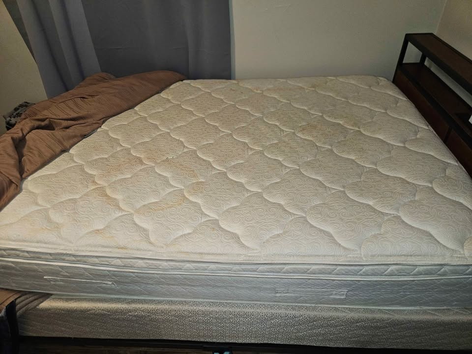 Bed Frame/Mattress - photo 3