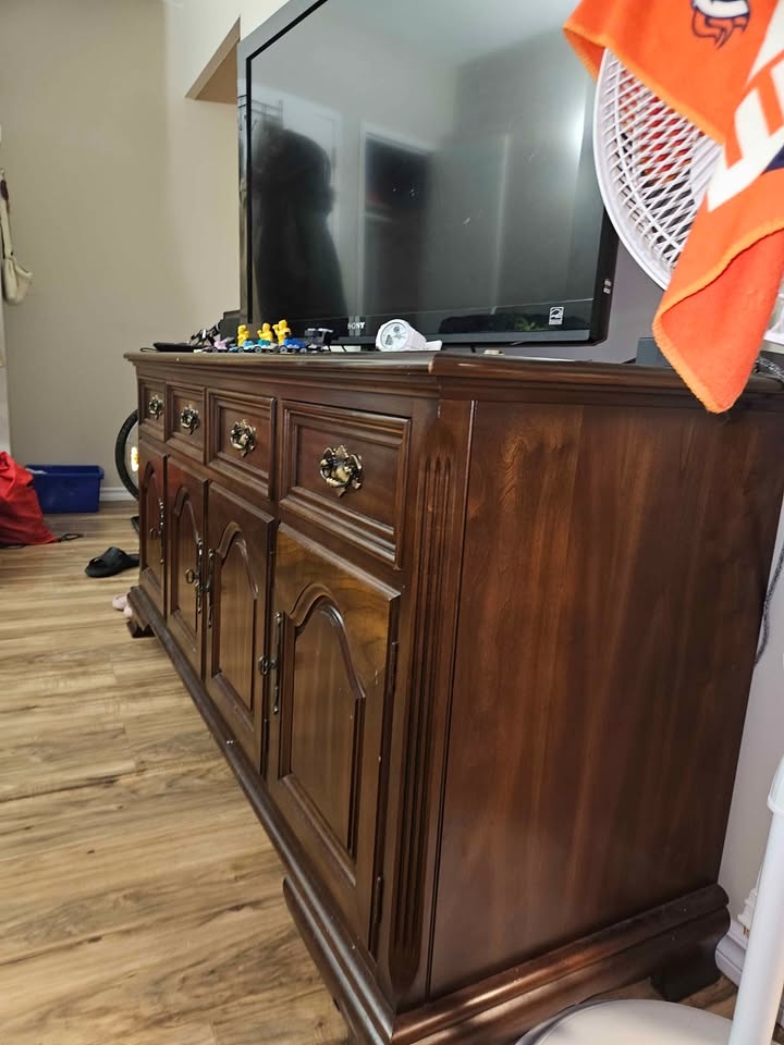 TV Stand - photo 2