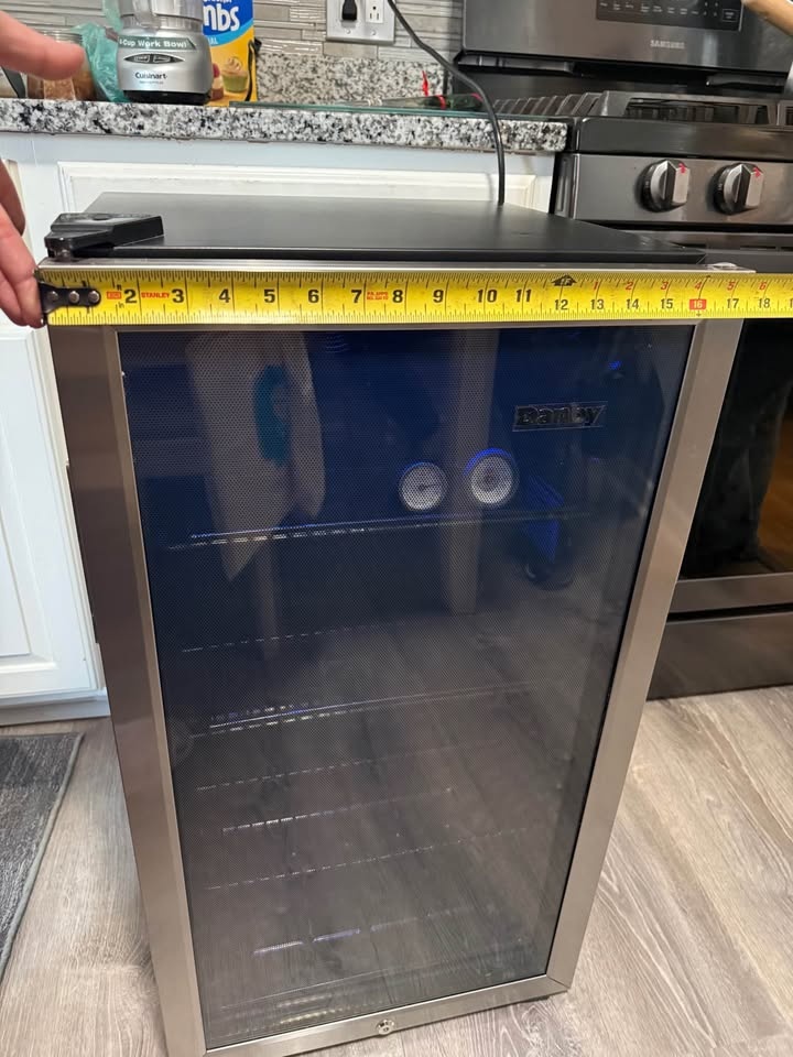 Danby 3.1 cubic mini refrigerator - photo 4
