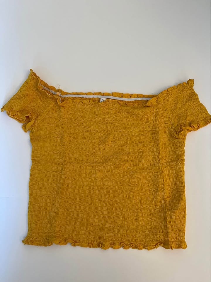 Off-Shoulder Crop Top (yellow and black) - M