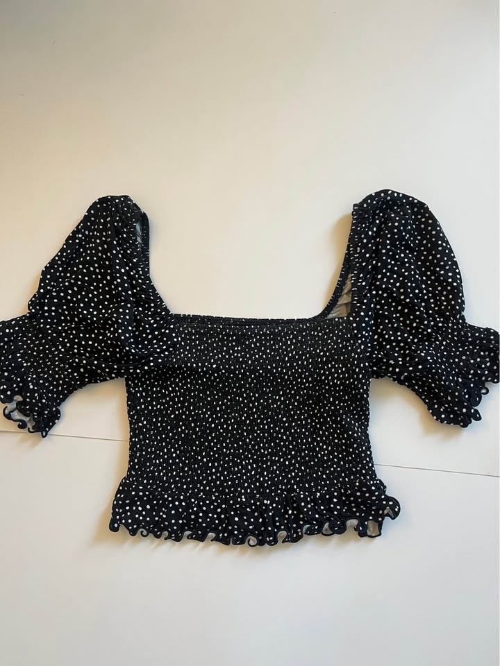 Black & White Puff Sleeve Shirt - S