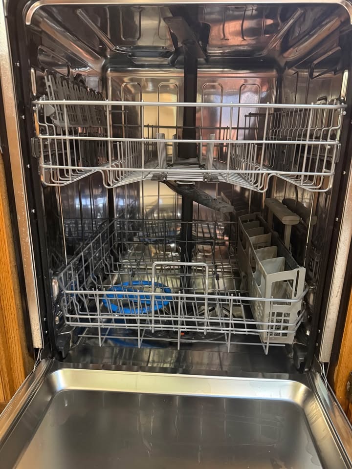 Electrolux Dishwasher - photo 2