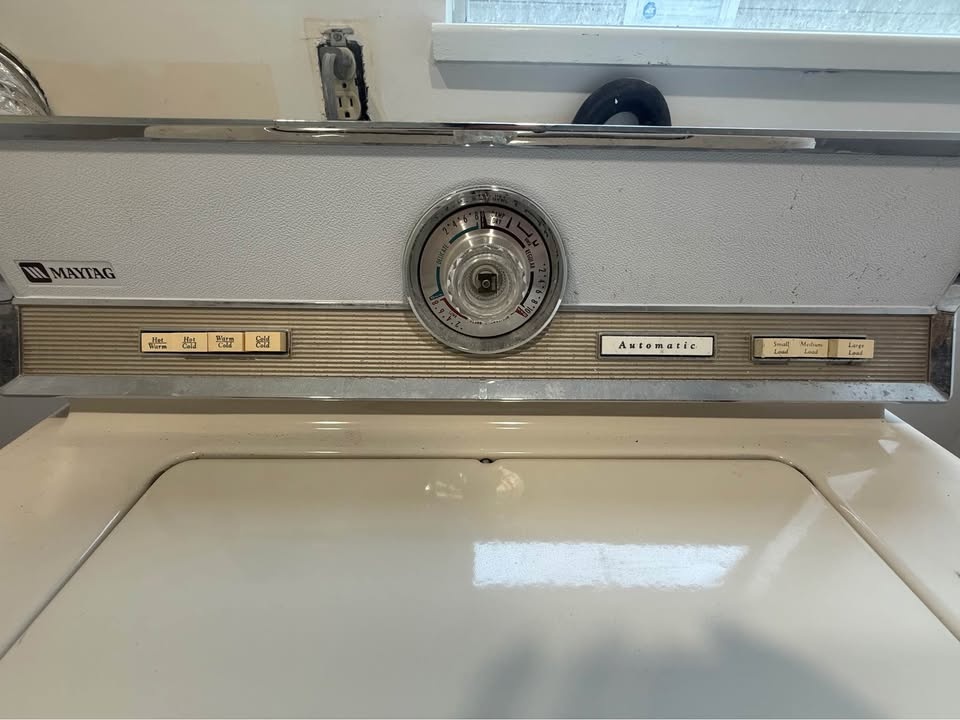 Vintage Maytag Washing Machine - photo 2