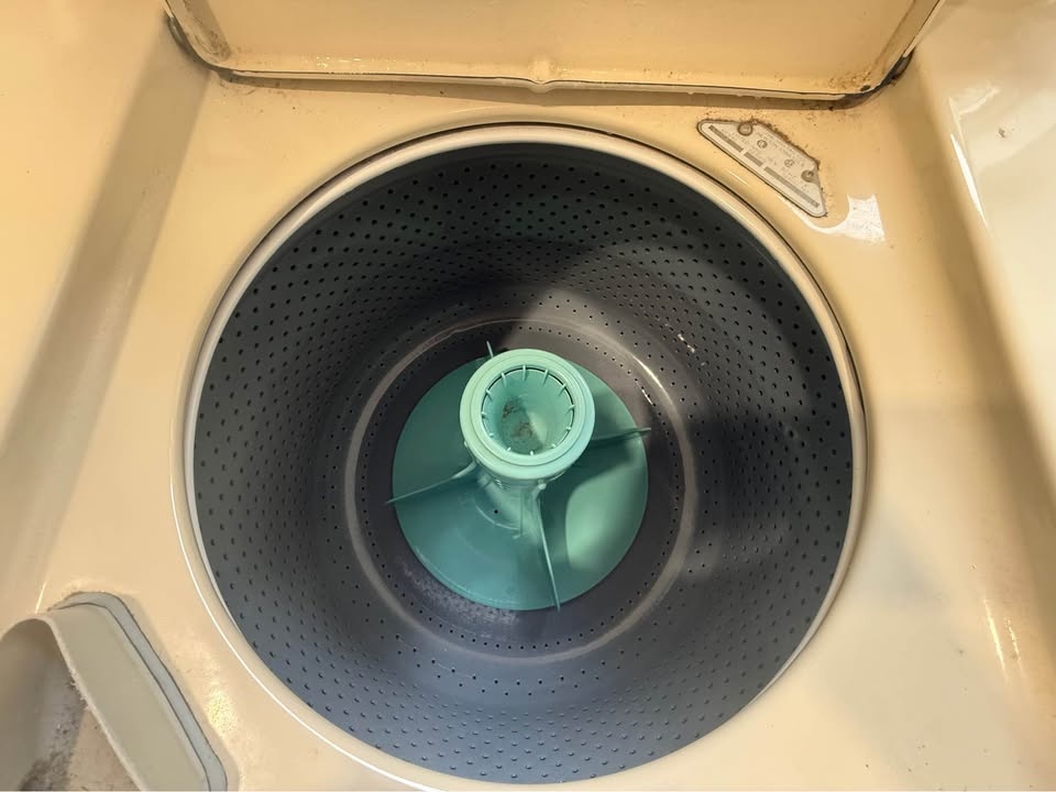 Vintage Maytag Washing Machine - photo 4