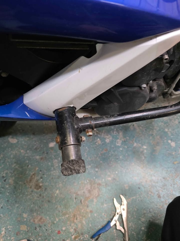 2008 gsxr crash cage - photo 4