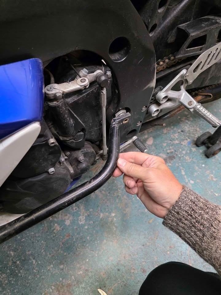 2008 gsxr crash cage - photo 5