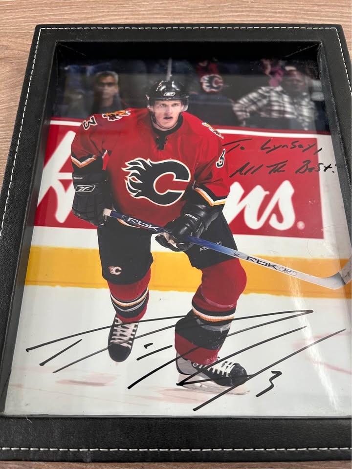Autographed Calgary Flames Photo – Premium Collector’s Piece - photo 2