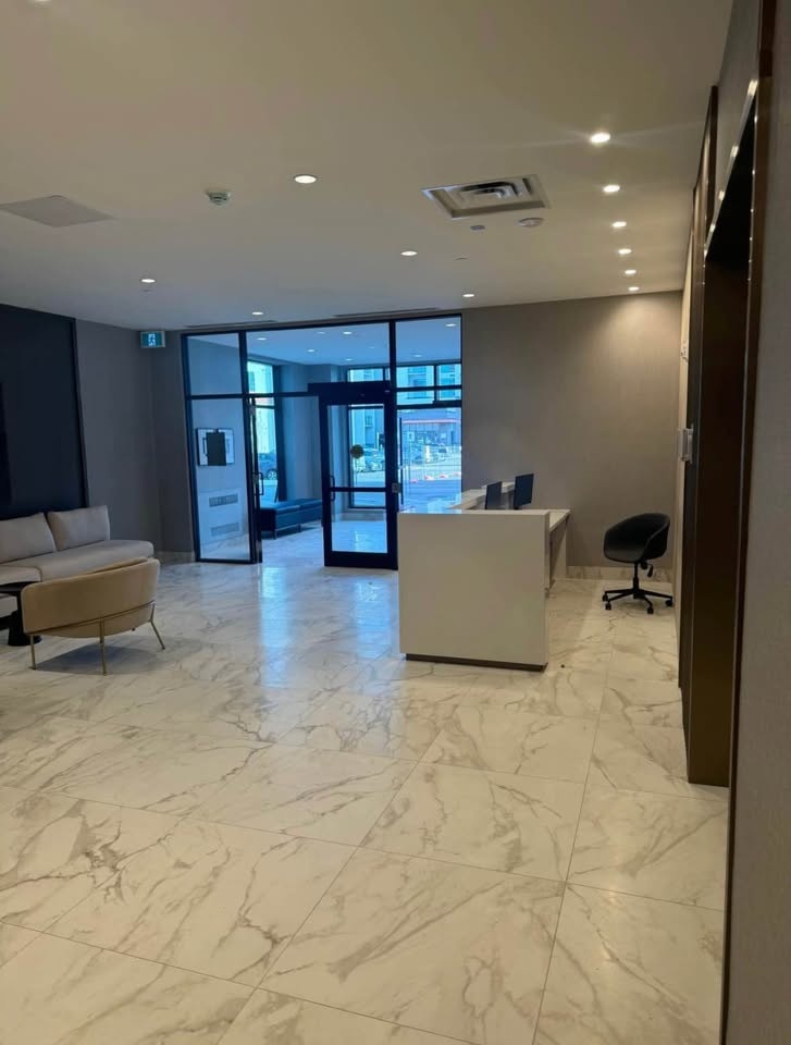 1 Bed 2 Baths - Apartment - photo 3
