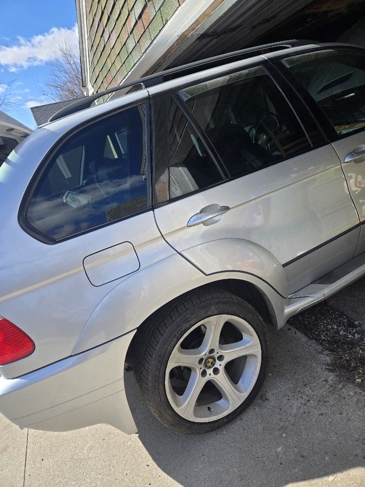 2003 BMW X5 4.6l v8.  As is - photo 4