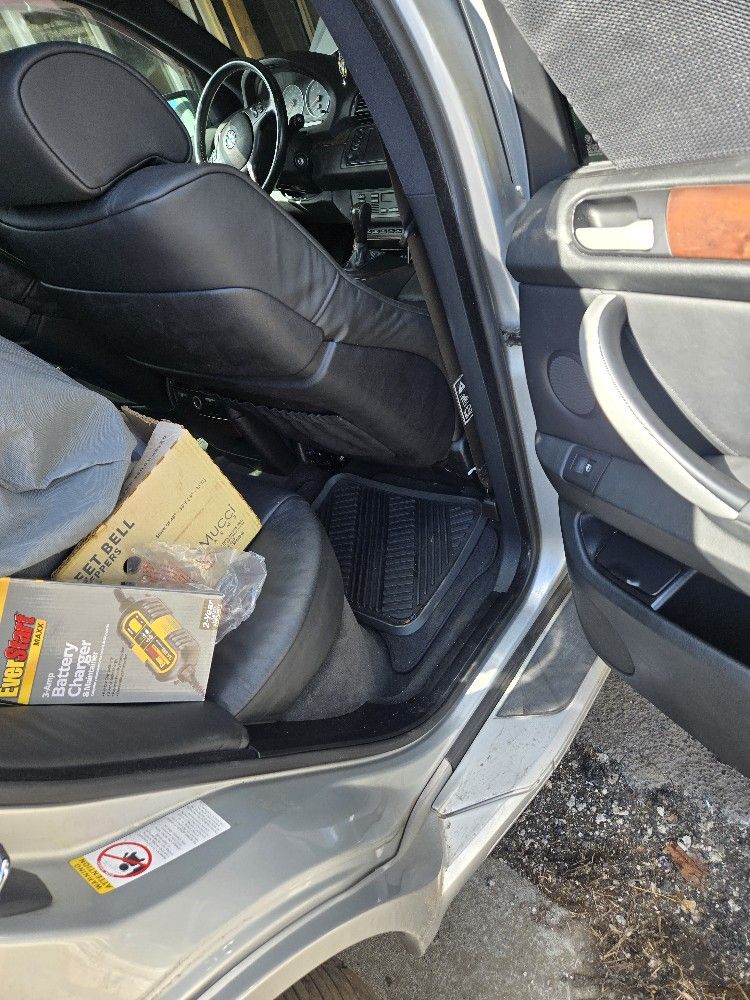2003 BMW X5 4.6l v8.  As is - photo 5