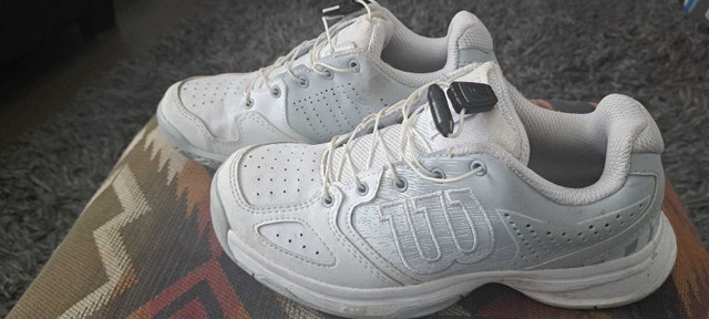 Wilson Tennis shoes - size 2.5 - photo 2