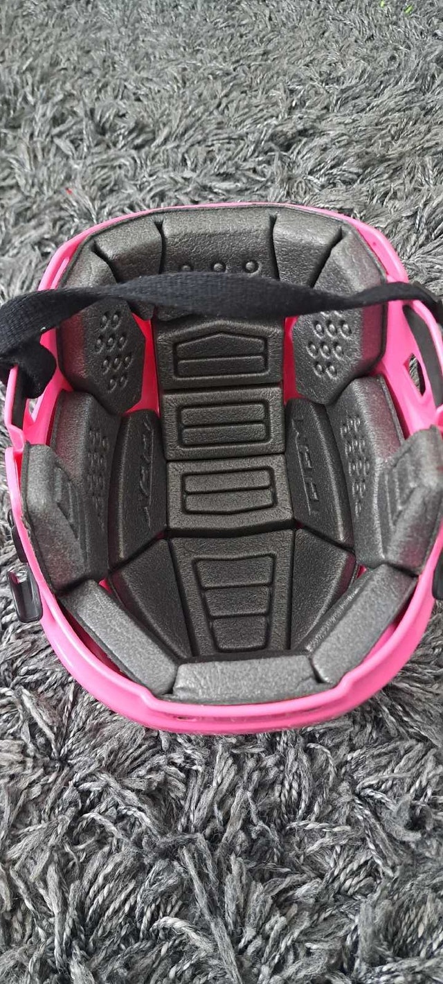 Hockey Helmet - Used - photo 3