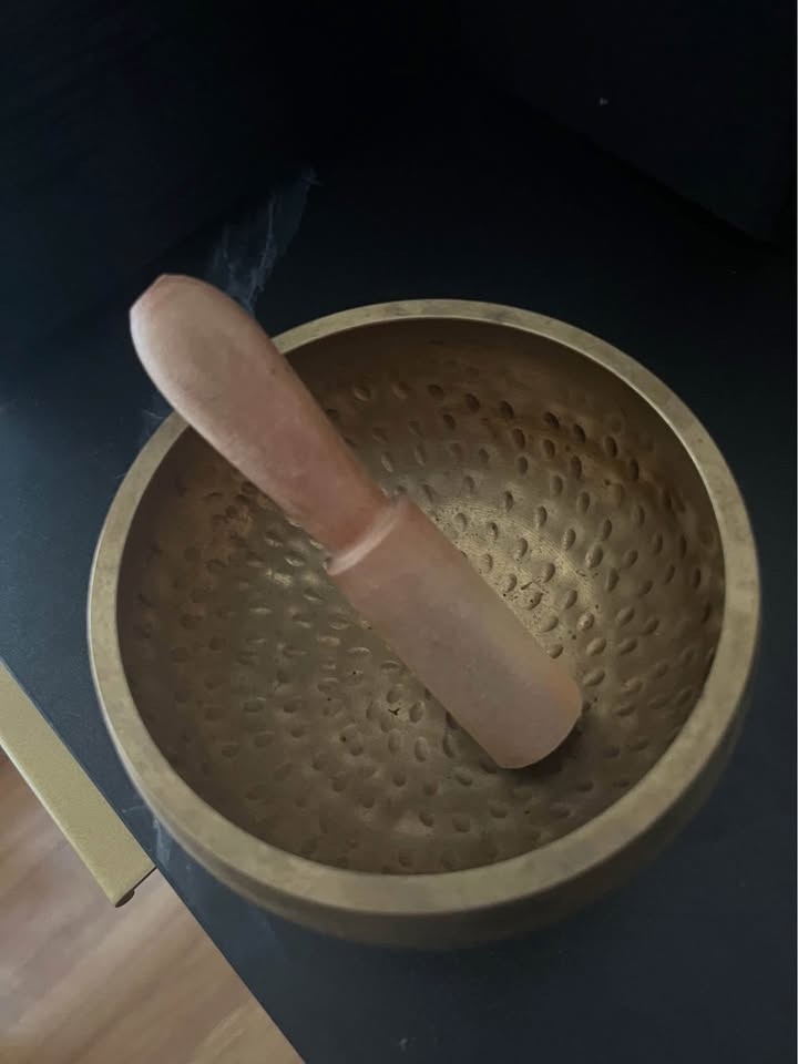 Hand hammered Tibetan singing bowl - photo 2