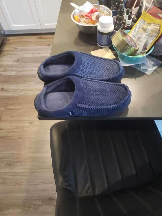 Mens Slippers size 12