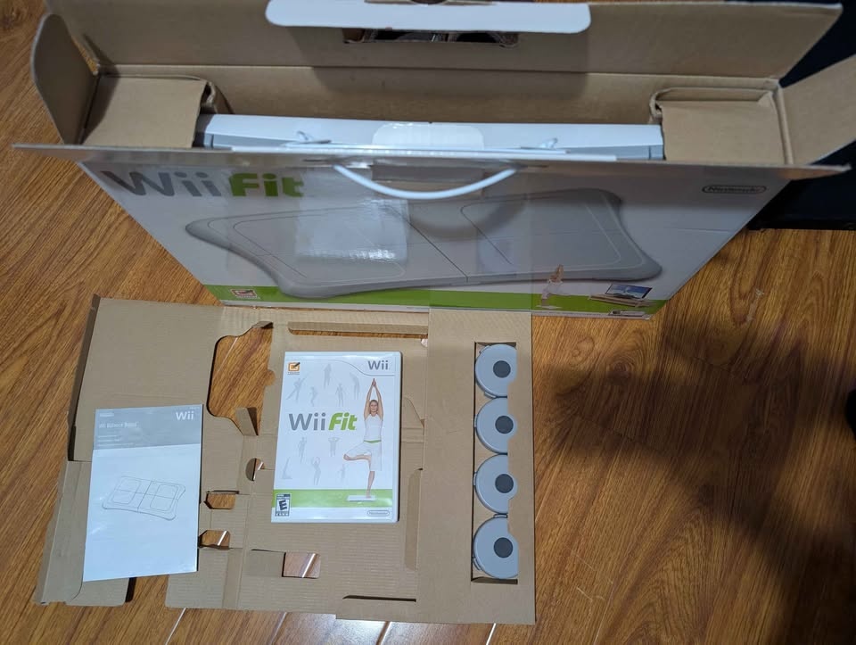 Wii Fit new in box complete - photo 2