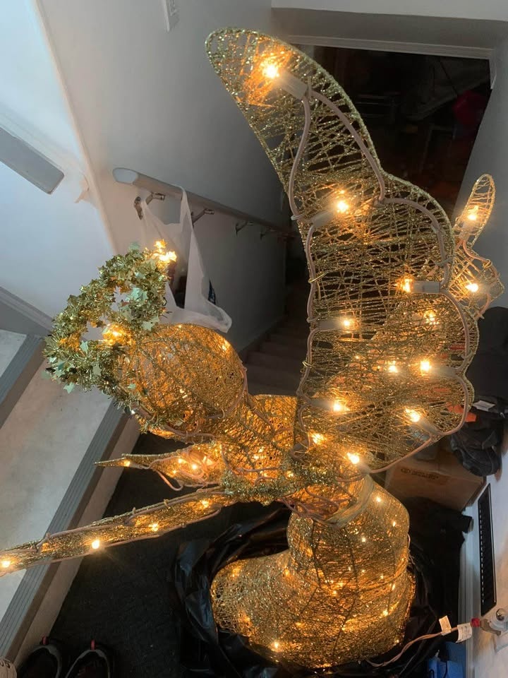 Gold Angel Decoration with Lights 🏆 - photo 3
